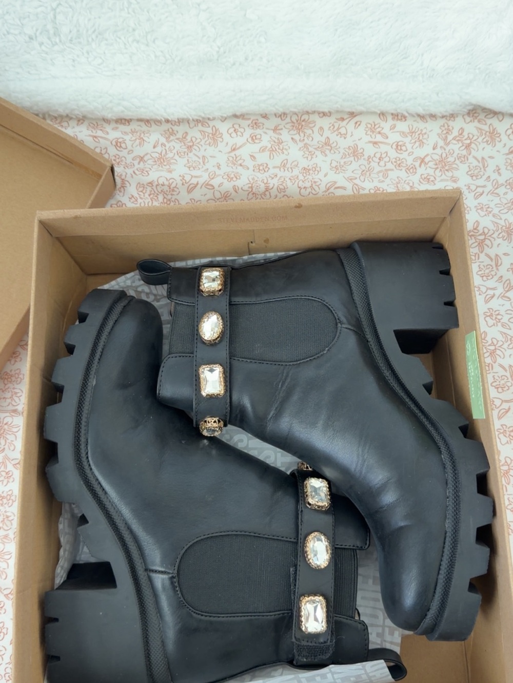 Steve Madden Amulet boots